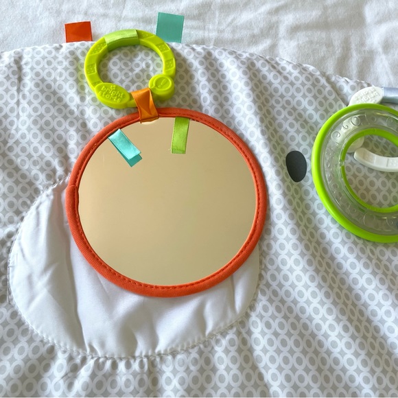 Bright Stars Tummy Time and Play Mat - Picture 8 of 13